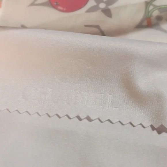 CHANEL Rose-Tinted Sunglasses with Pearl Accent All Inclusive - Picture 14 of 15